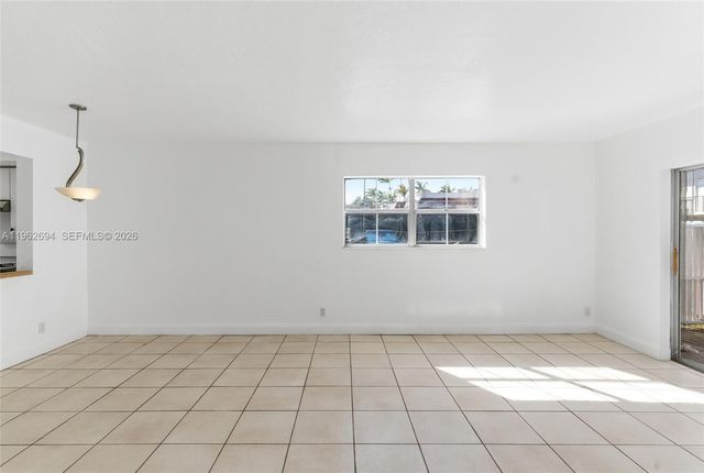 6705 N Kendall Dr 306, Pinecrest, FL 33156