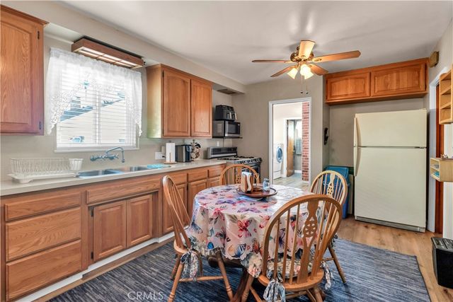 9300 Cayuga Avenue, Los Angeles, CA 91352