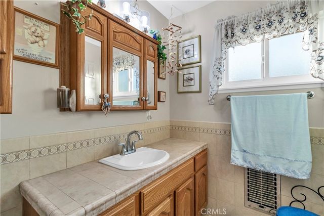9300 Cayuga Avenue, Los Angeles, CA 91352