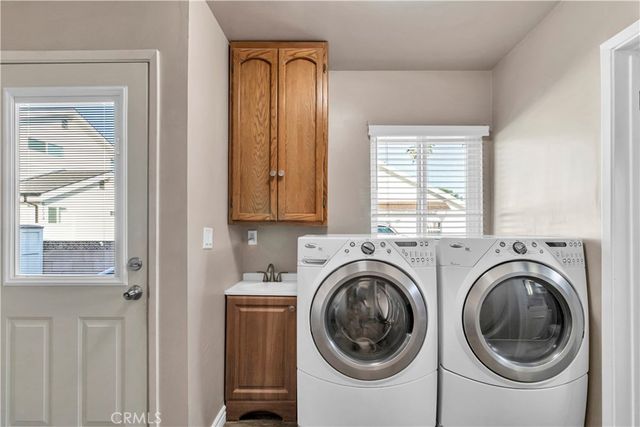 9300 Cayuga Avenue, Los Angeles, CA 91352
