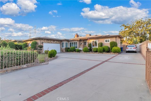 9300 Cayuga Avenue, Los Angeles, CA 91352