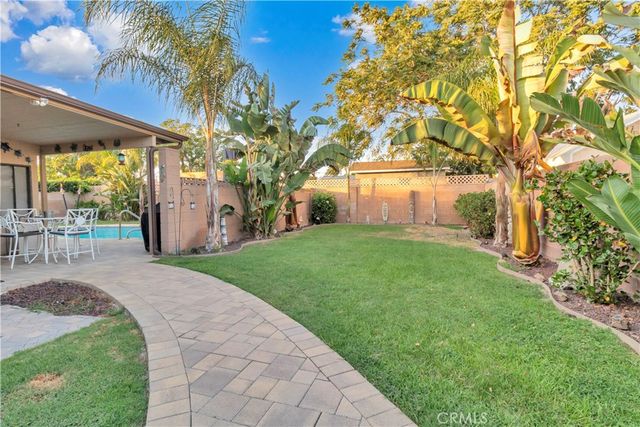 9300 Cayuga Avenue, Los Angeles, CA 91352