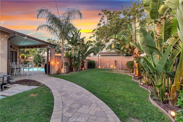 9300 Cayuga Avenue, Los Angeles, CA 91352