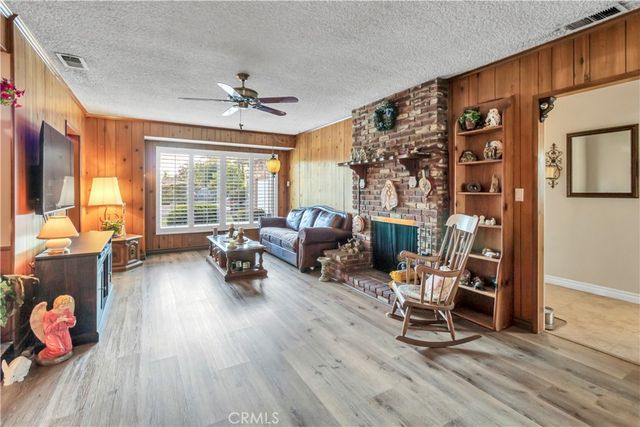 9300 Cayuga Avenue, Los Angeles, CA 91352