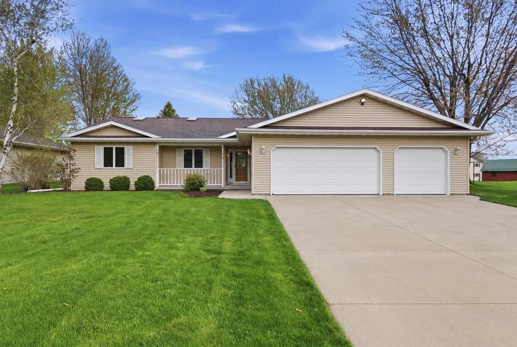 310 Forest Street, Fox Lake, WI 53933