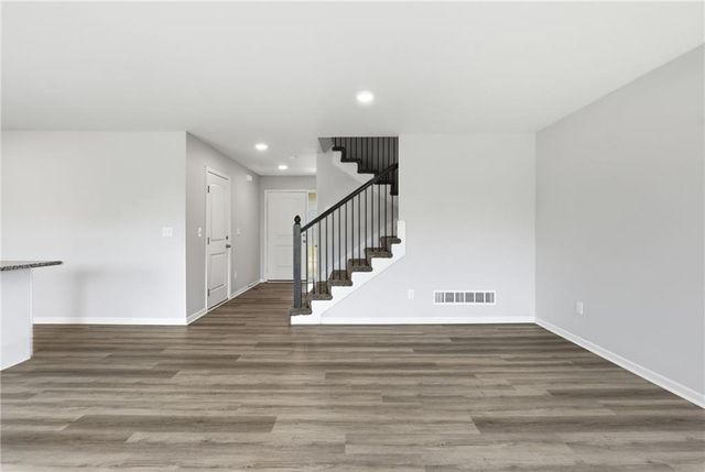 9804 E 219th Circle, Peculiar, MO 64078