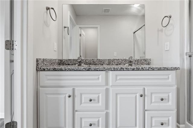 9804 E 219th Circle, Peculiar, MO 64078