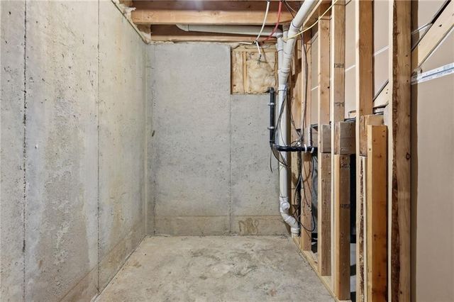 9804 E 219th Circle, Peculiar, MO 64078