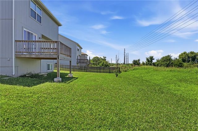 9804 E 219th Circle, Peculiar, MO 64078