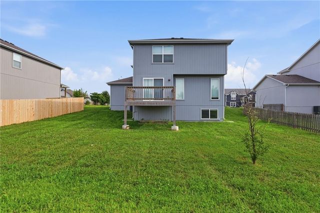 9804 E 219th Circle, Peculiar, MO 64078