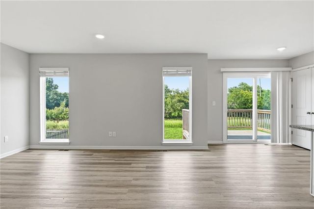 9804 E 219th Circle, Peculiar, MO 64078