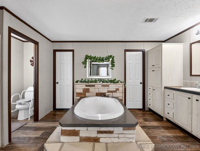 124 N BK 1412 Road, Stigler, OK 74462