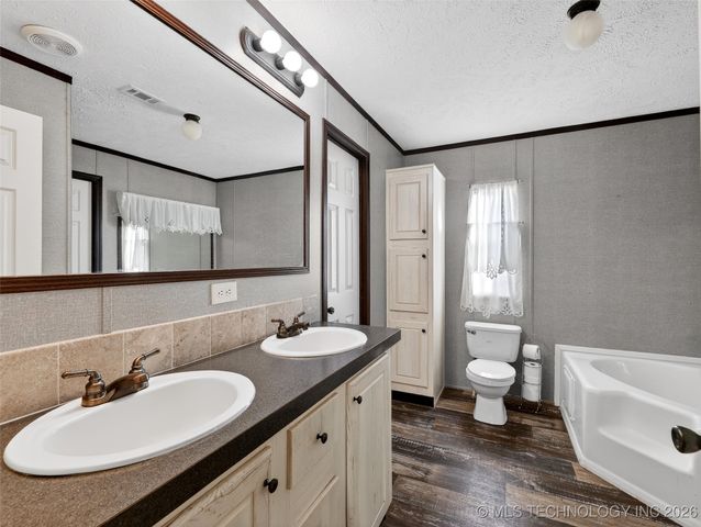 124 N BK 1412 Road, Stigler, OK 74462