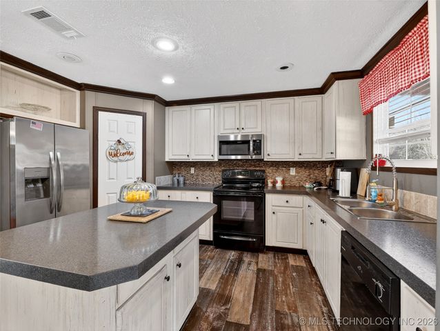 124 N BK 1412 Road, Stigler, OK 74462