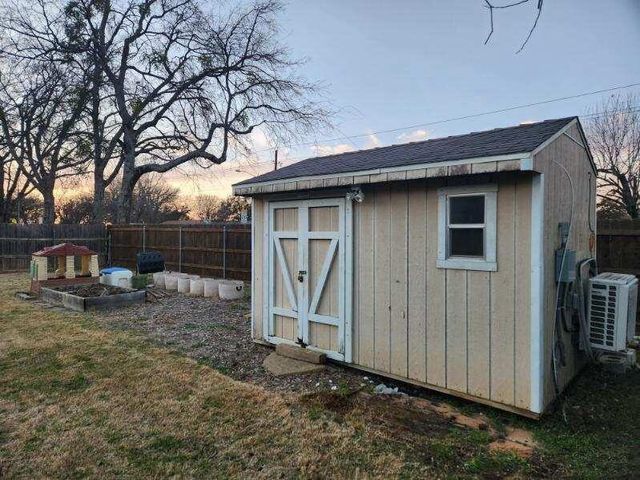 602 Janann Street, Euless, TX 76039