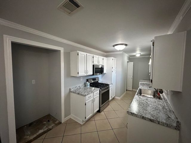 602 Janann Street, Euless, TX 76039