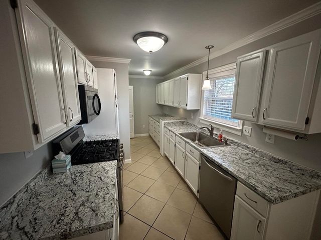 602 Janann Street, Euless, TX 76039