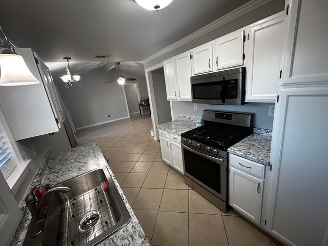 602 Janann Street, Euless, TX 76039