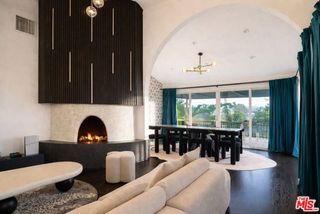 8810 Hollywood Boulevard, Los Angeles, CA 90069