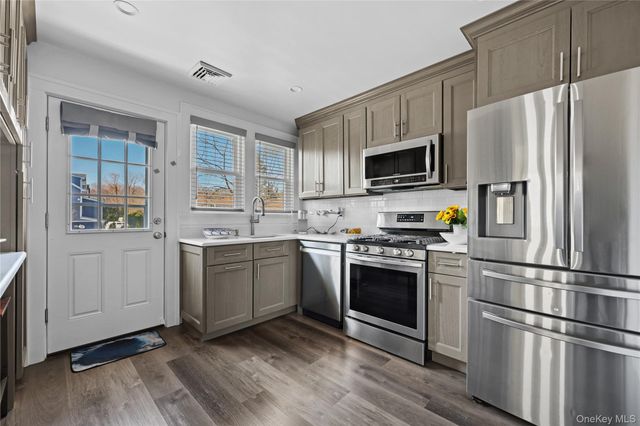 48 Coakley Avenue, Harrison, NY 10528