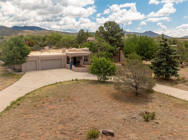 2317 Calle Tranquilo, Santa Fe, NM 87505