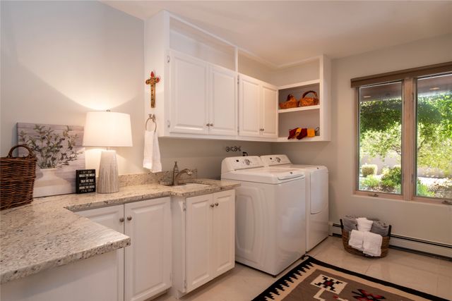 2317 Calle Tranquilo, Santa Fe, NM 87505