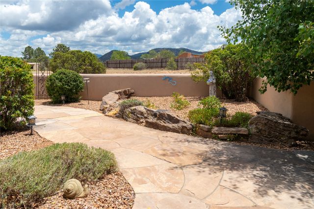 2317 Calle Tranquilo, Santa Fe, NM 87505