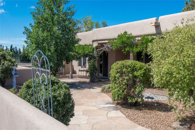 2317 Calle Tranquilo, Santa Fe, NM 87505