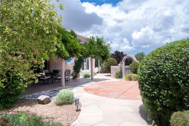 2317 Calle Tranquilo, Santa Fe, NM 87505