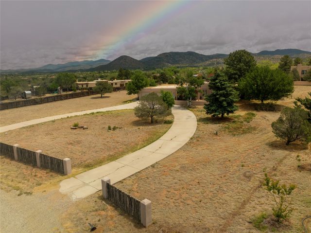 2317 Calle Tranquilo, Santa Fe, NM 87505