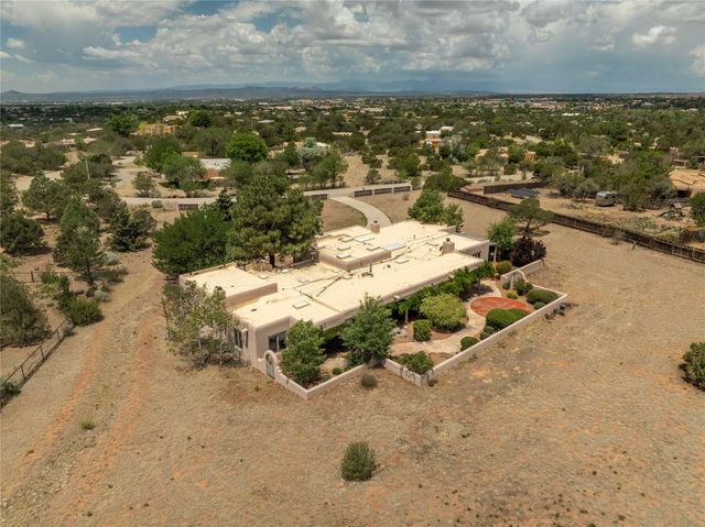 2317 Calle Tranquilo, Santa Fe, NM 87505