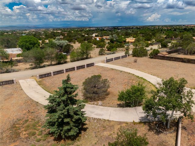 2317 Calle Tranquilo, Santa Fe, NM 87505