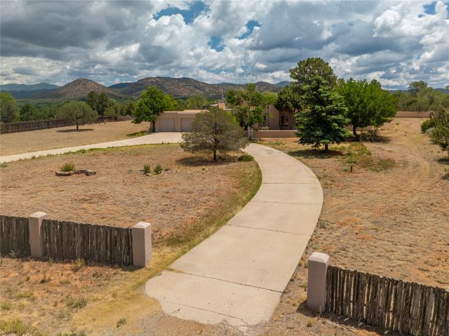 2317 Calle Tranquilo, Santa Fe, NM 87505