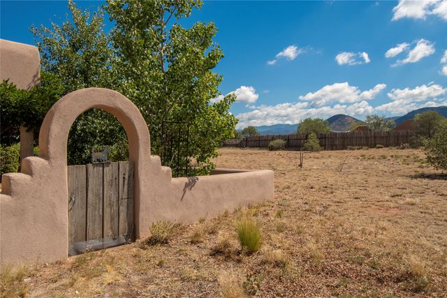 2317 Calle Tranquilo, Santa Fe, NM 87505