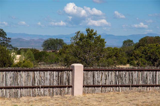 2317 Calle Tranquilo, Santa Fe, NM 87505