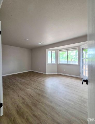 21401 Madre Street, Tehachapi, CA 93561