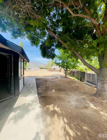 21401 Madre Street, Tehachapi, CA 93561