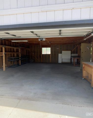 21401 Madre Street, Tehachapi, CA 93561