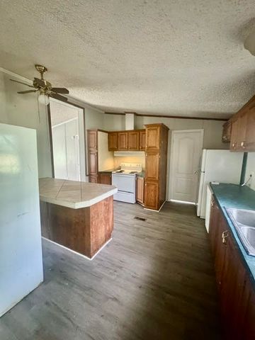 723 Highland Circle, Springtown, TX 76082