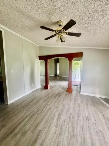 723 Highland Circle, Springtown, TX 76082