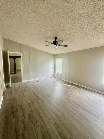 723 Highland Circle, Springtown, TX 76082