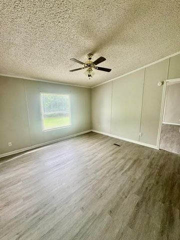 723 Highland Circle, Springtown, TX 76082