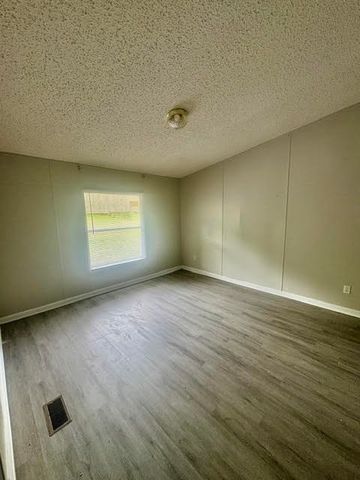 723 Highland Circle, Springtown, TX 76082