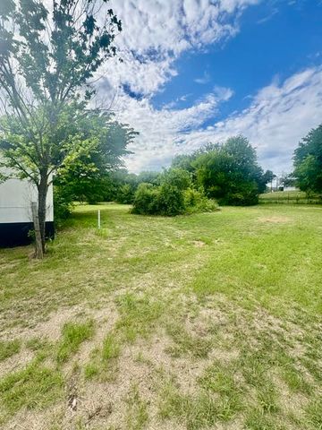 723 Highland Circle, Springtown, TX 76082