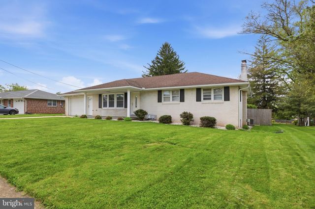 2330 REDWOOD RD, York, PA 17408