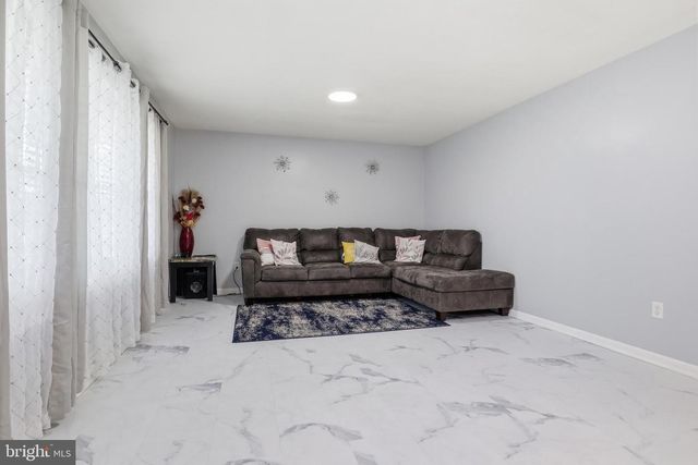 2330 REDWOOD RD, York, PA 17408