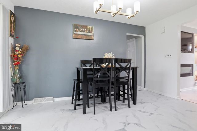 2330 REDWOOD RD, York, PA 17408