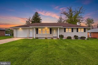 2330 REDWOOD RD, York, PA 17408