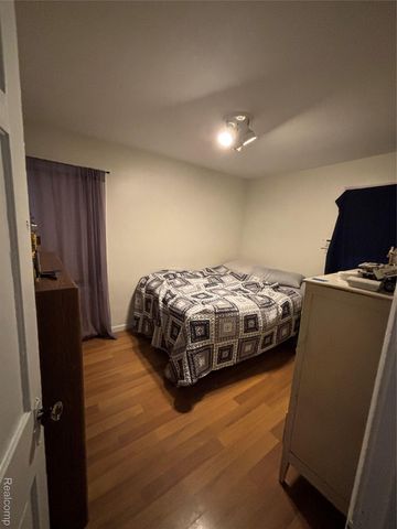 15392 Dixie, Redford Charter Township, MI 48239