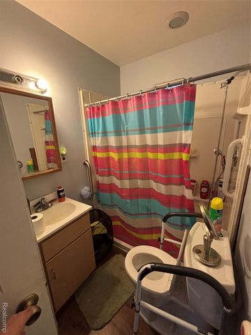 15392 Dixie, Redford Charter Township, MI 48239